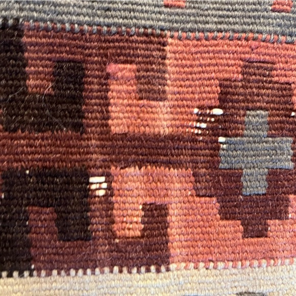 Vintage Kilim rug roughly 4 x 6 - Picture 6 of 9